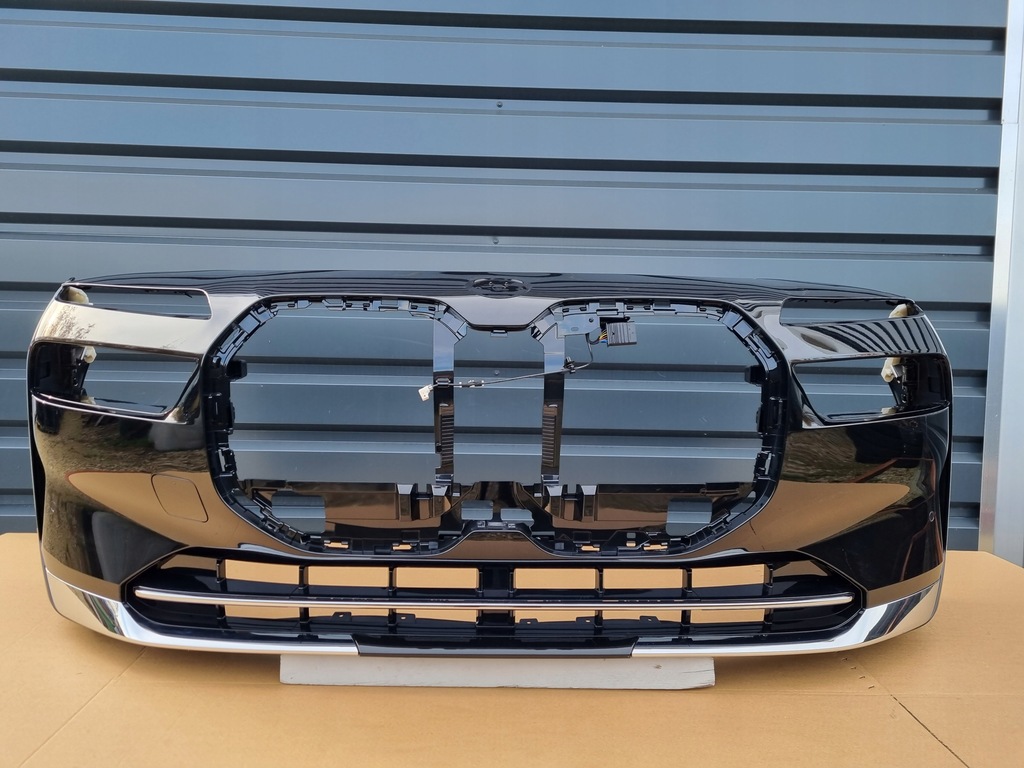 фото №1, Bmw 7 i7 g70 бампер перед оригинал a159