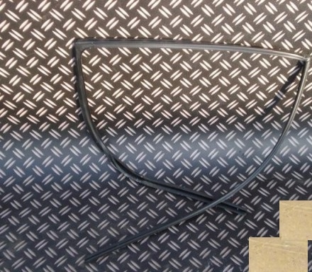 фото №1, Lexus rx 300 350 400h прокладка права задня двері