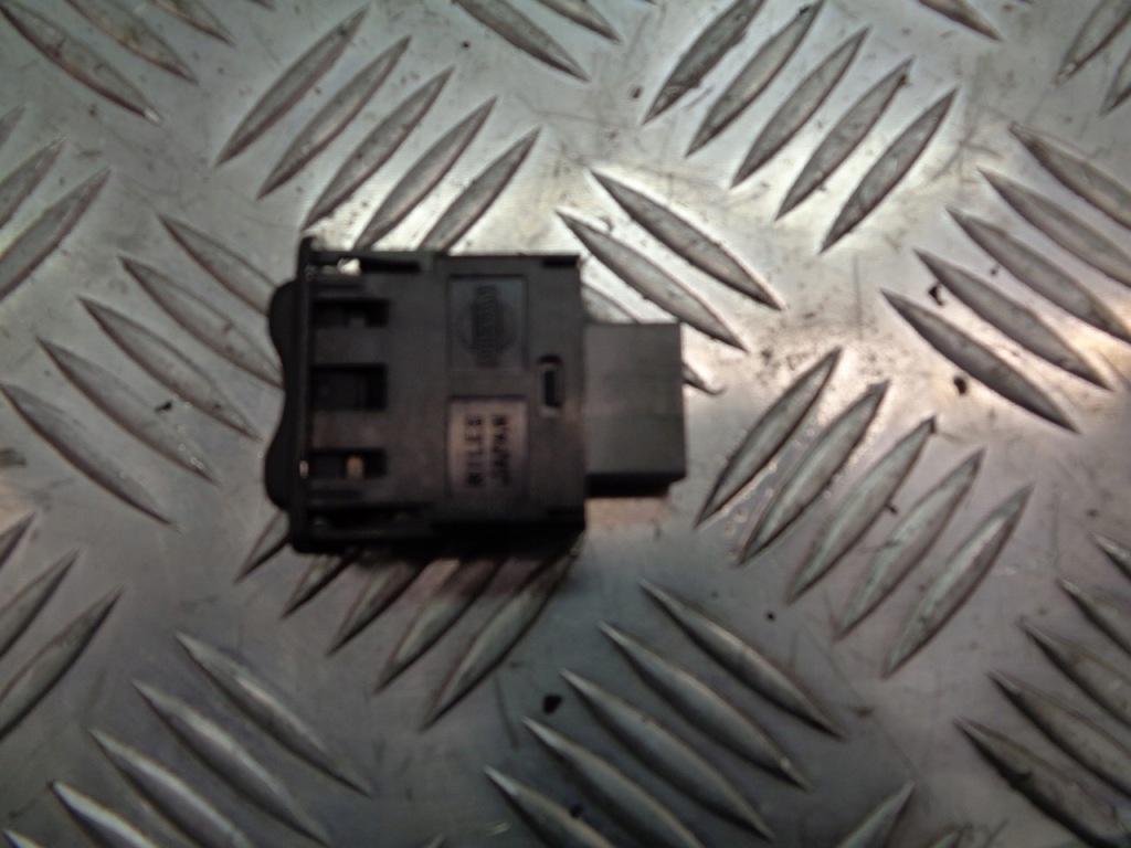 фото №2, Кнопка блокування двері nissan primera p12