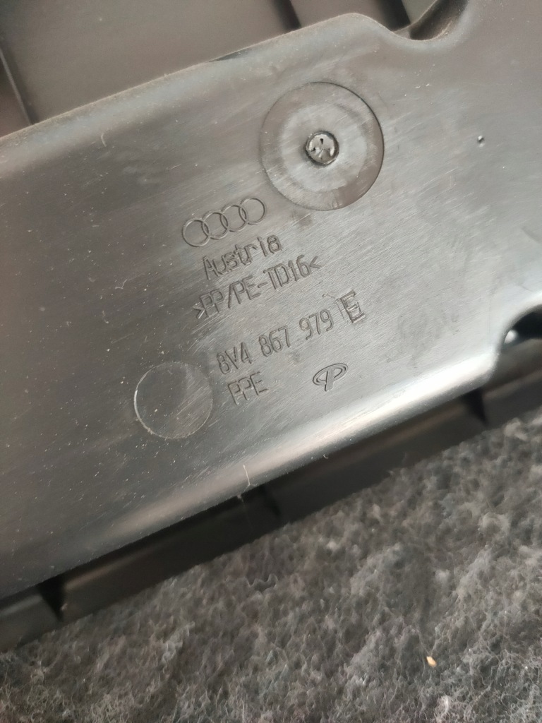 фото №5, Audi a3 sportback оббивка кришки 8v4867979e