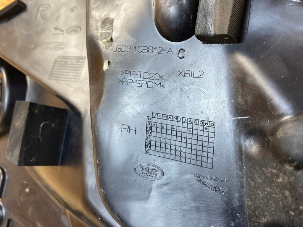 фото №10, Захист лампи поперечина крила перед права jaguar i-pace j9d3-10b812-a 2018-