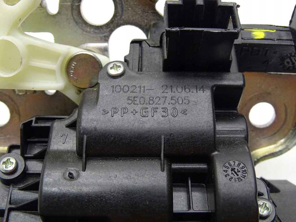 фото №12, Замок крышки багажника задняя 5e0827505 seat toledo iv octavia iii a3 8p