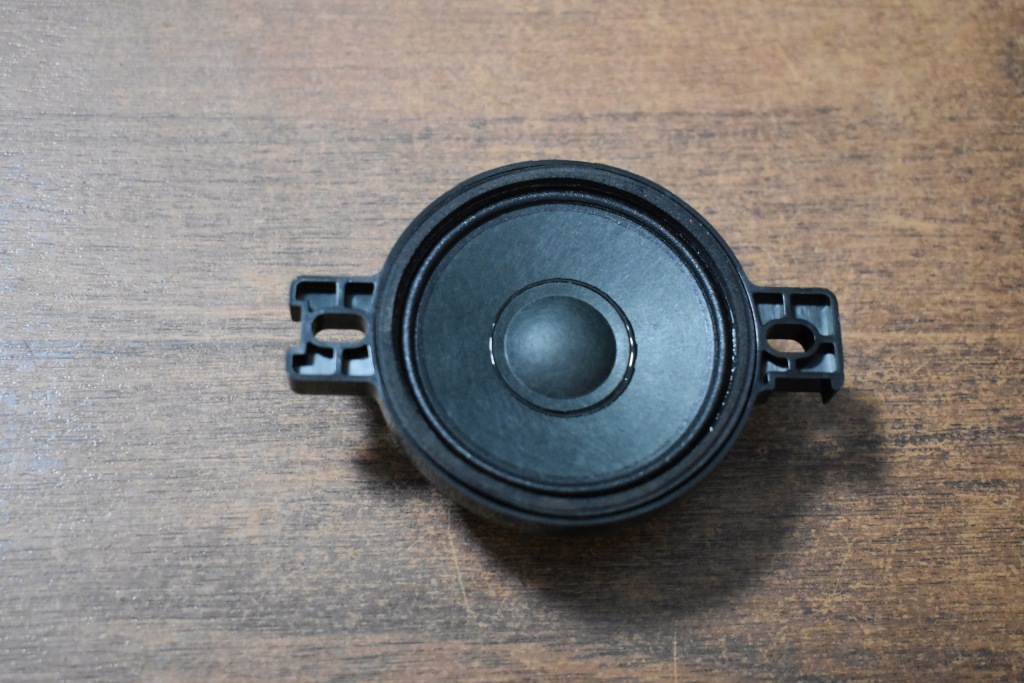 фото №1, Idealny динамик среднечастотный audi bang olufsen 1