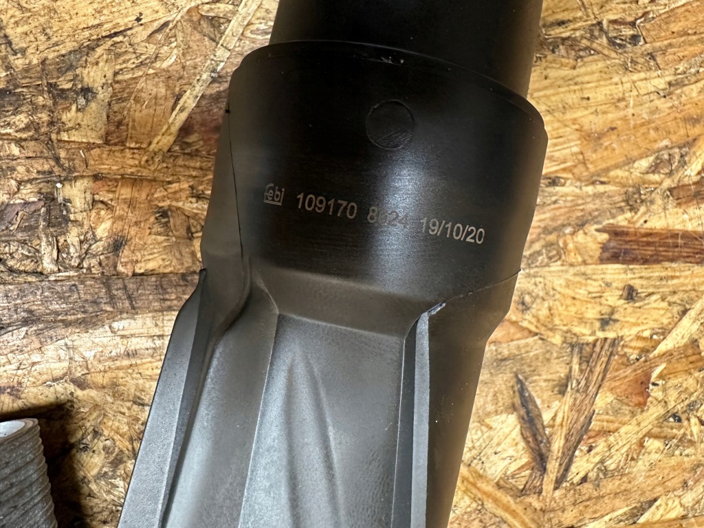 Радиатор масла chrysler jeep dodge 3.6 с Разборки