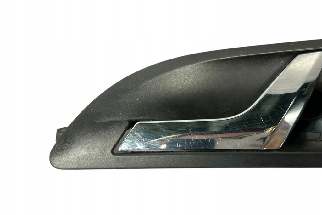 фото №9, Задня ліва ручка внутрішня skoda yeti 5l 1z0837247 1.97l дизель 2016