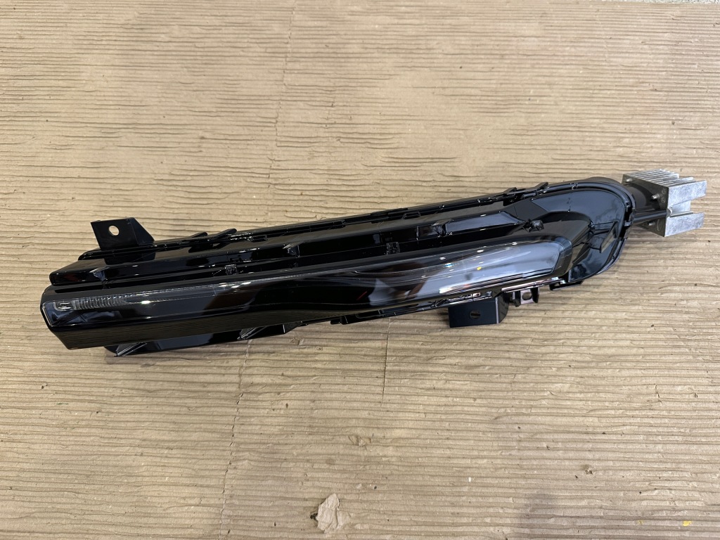 фото №1, Volvo v40 12-19 противотуманная фара led drl правый новый oem volvo 31290579