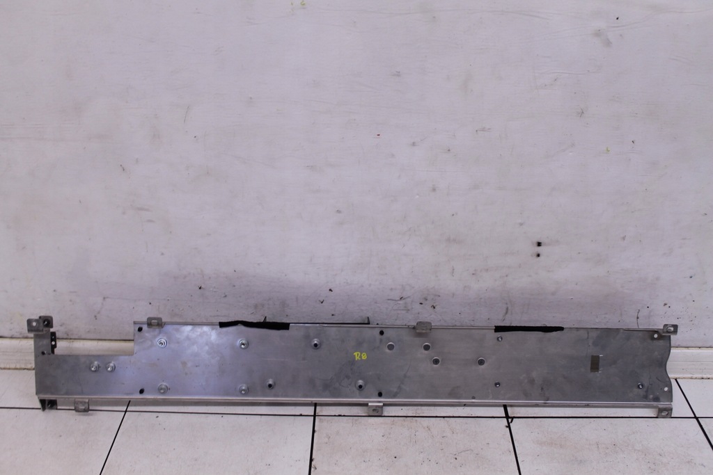 фото №1, Audi r8 420 06- кронштейн кріплення 420035547a