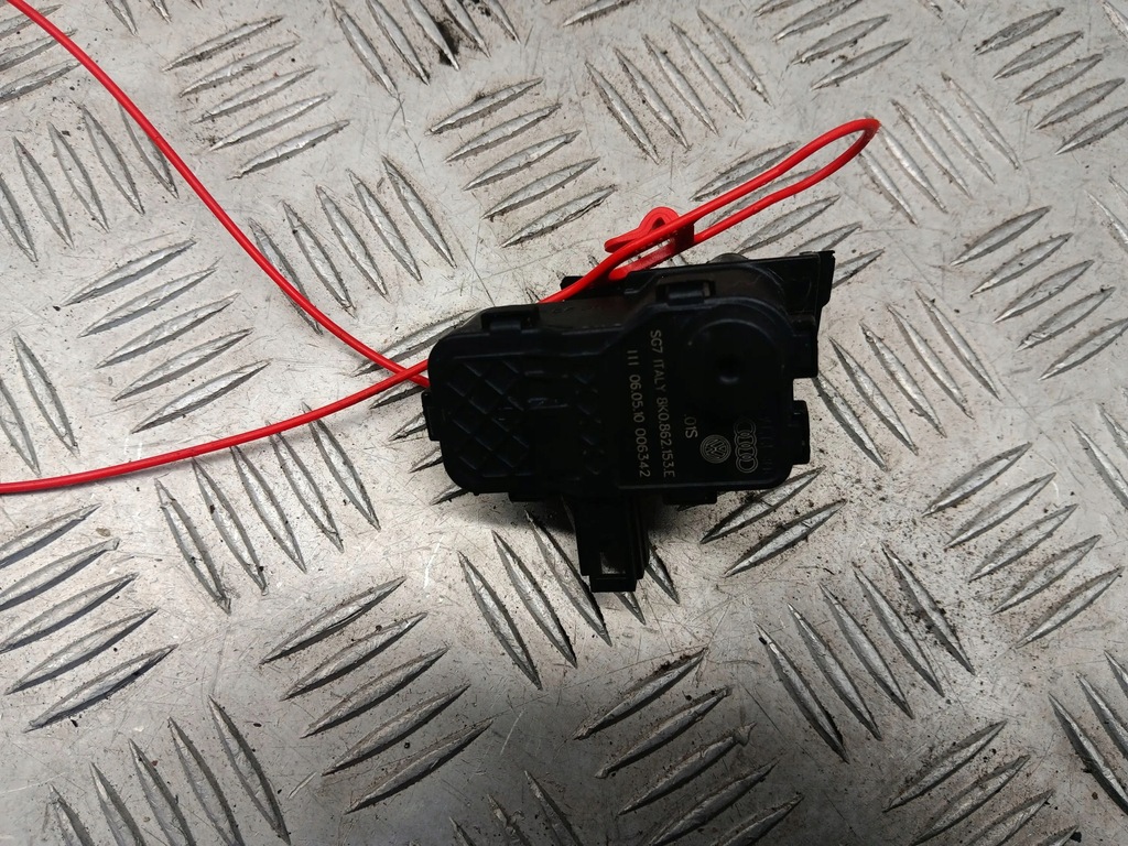 фото №5, Audi a4 s4 b8 8k 8k0862153e замки i амортизаторы