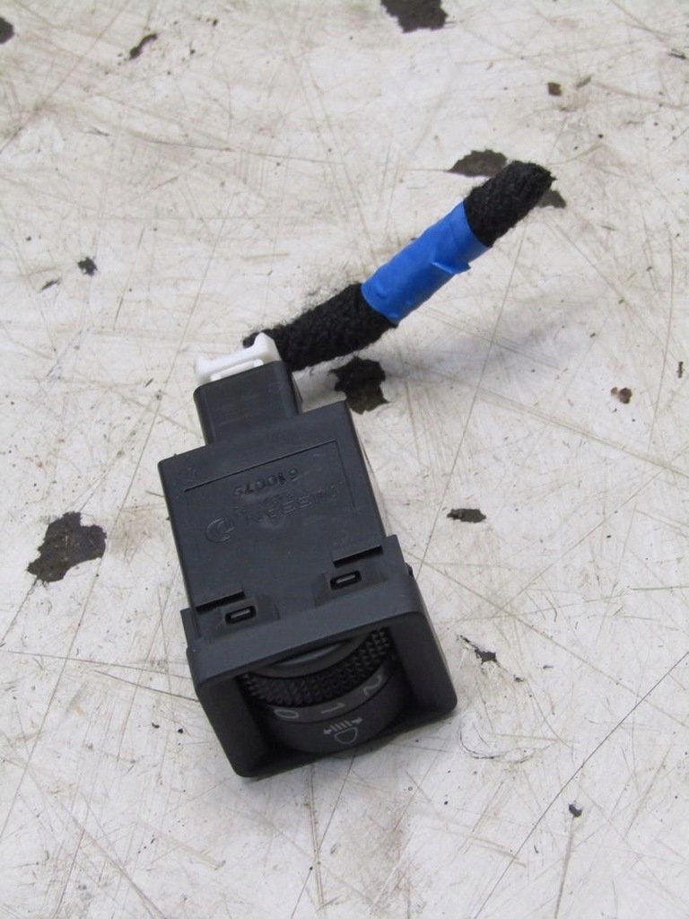 фото №1, Кнопка переключатель регулировки wyskjości света nissan micra k14