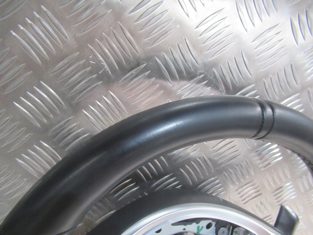 фото №8, Воздуховод mercedes w213 e-klasa 6.3 лепестки переключения amg a2134603400