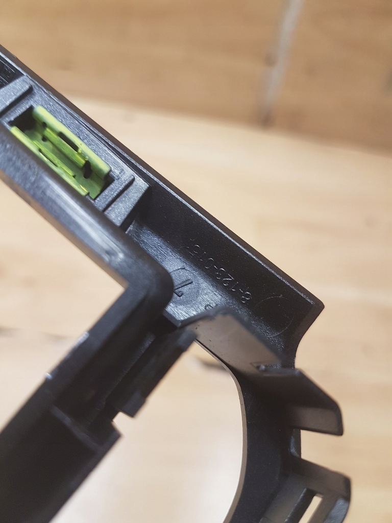 фото №3, Рамка защита панели радио citroen c5 iii