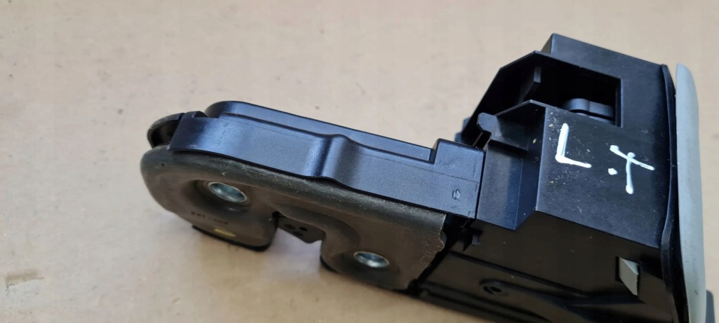 A7 4g замок защёлка сиденье спинка левое  задняя a6 c7 4g Недорого