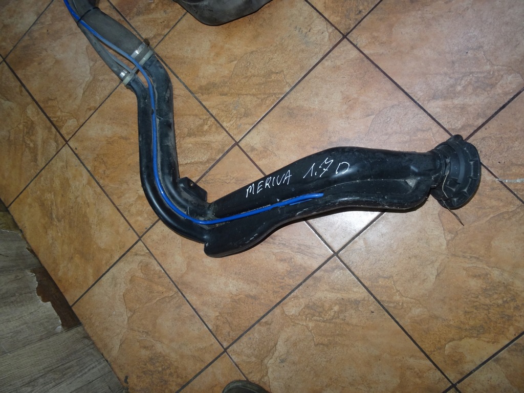 фото №2, Meriva 1.7 заливная горловина труба топлива