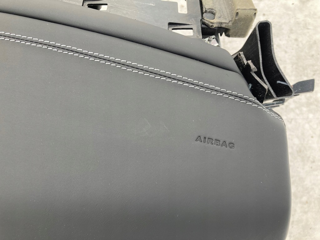 фото №9, Maserati levante белый nić приборная панель приборная панель консоль подушки безопасности ремни