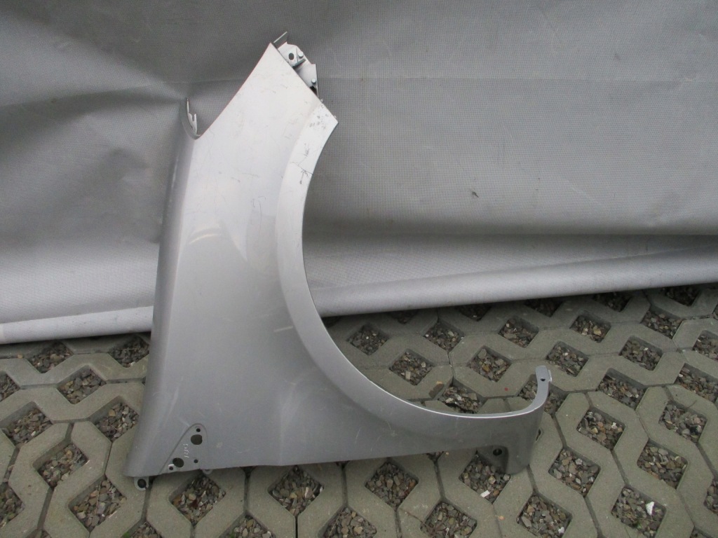 Купить Крыло  правый  перед передний renault clio 3 185 8200256118