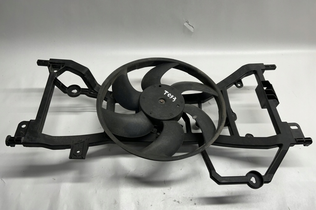 Вентилятор радіатора renault clio iv bh_ 214810048r 1.2l бензиновий 54kw Недорого