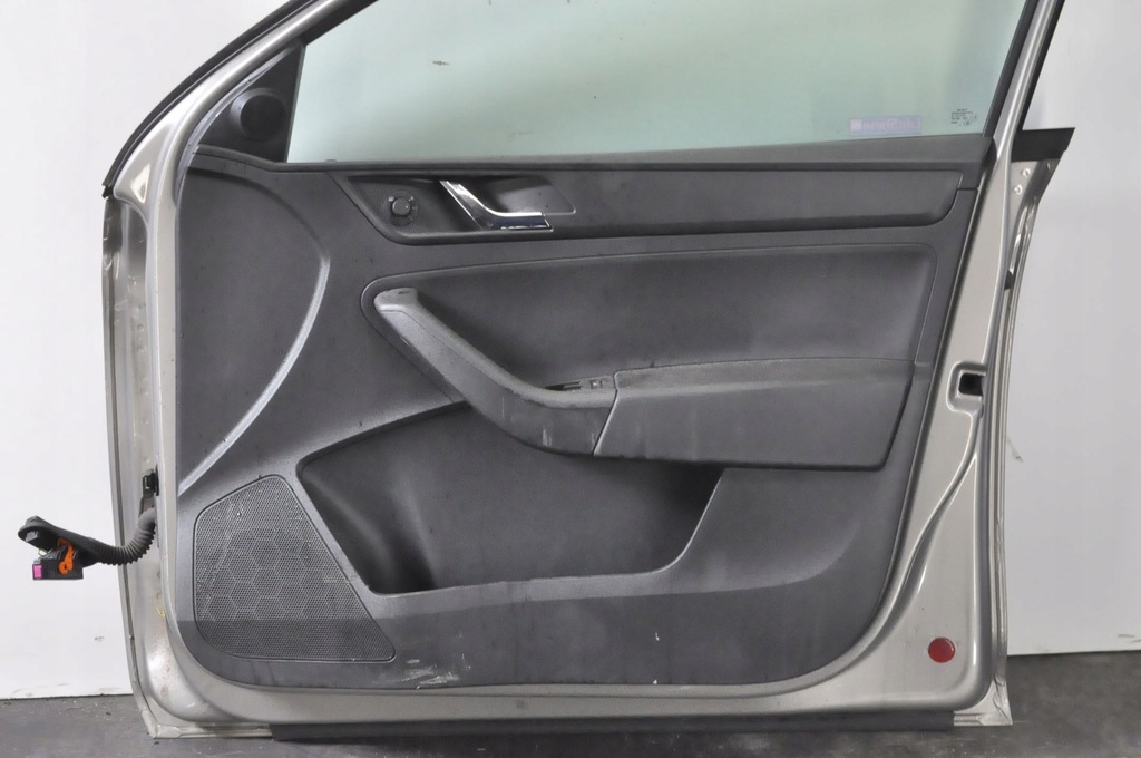 фото №3, Skoda rapid двері правий перед передні kombi повний