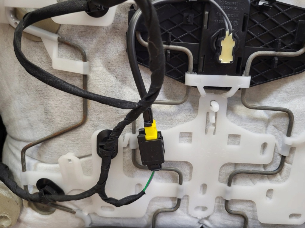 фото №14, Сиденья заднее сиденье комплект peugeot 308 t9 2019r. 1.2 thp kwed