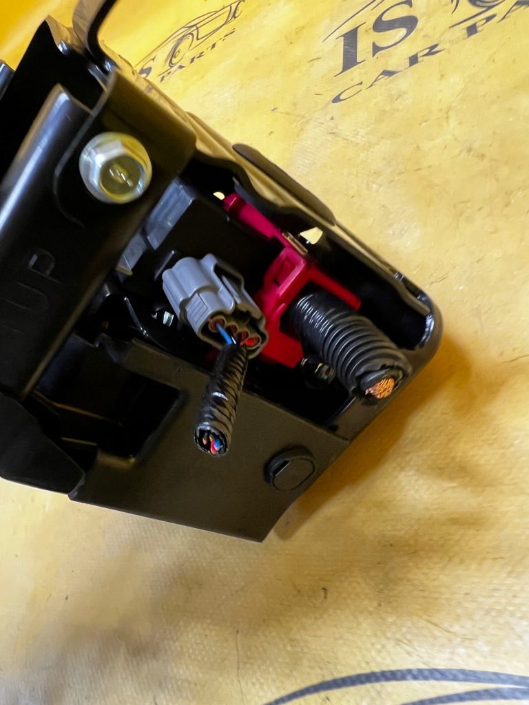 Клемма плюсовая предохранитель subaru forester vi sl 25- 2.0 гибрид Киев