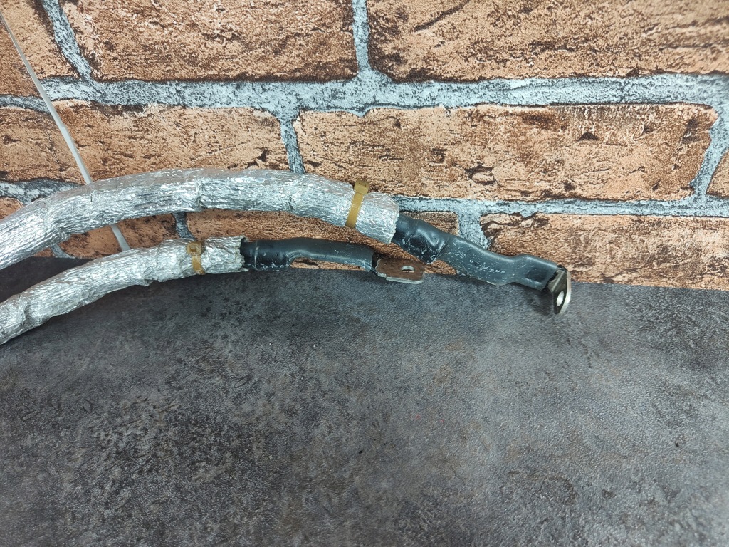 Шланг плюсовий акумулятор живильний 6807522 bmw seria 5 g30 g31 Оригінал