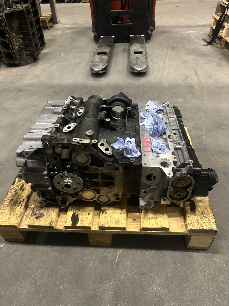 Купити Двигун audi q3 2.0 tdi cuv