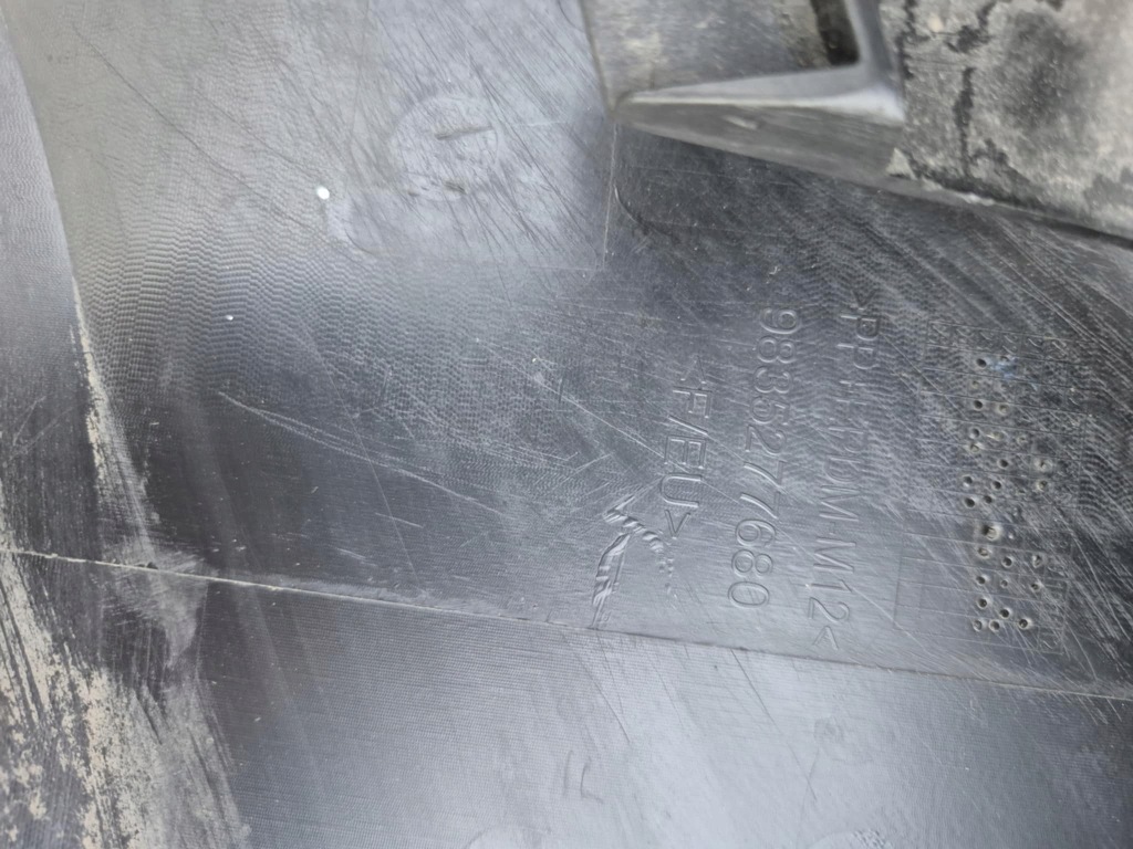 Купить Opel mokka b спойлер накладка решётка бампера перед 9835277680 f/eu