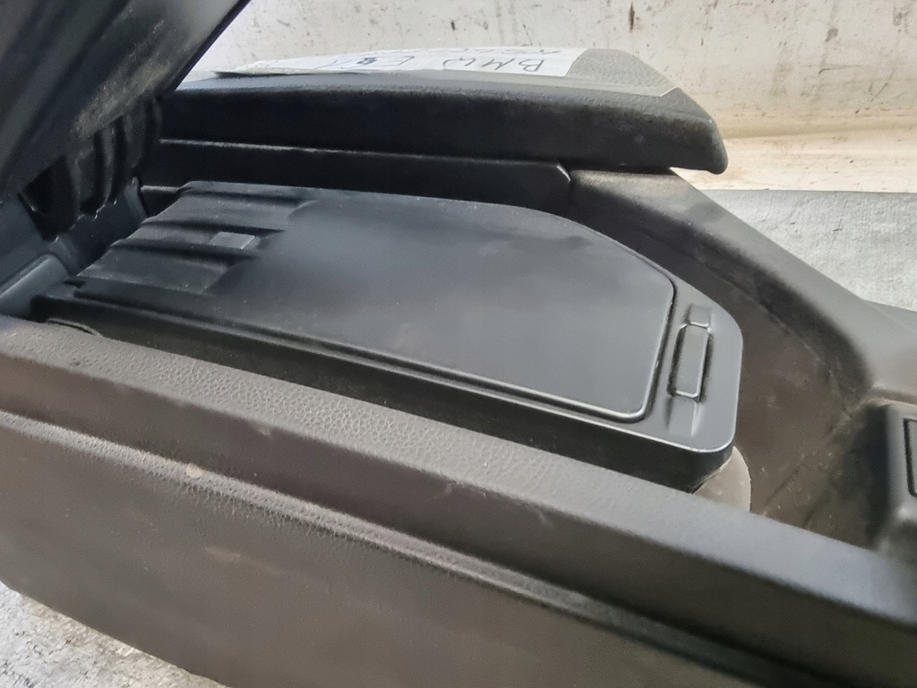 фото №8, Тунель середній підлокітник оригінальний номер 7034086 bmw 5 e61