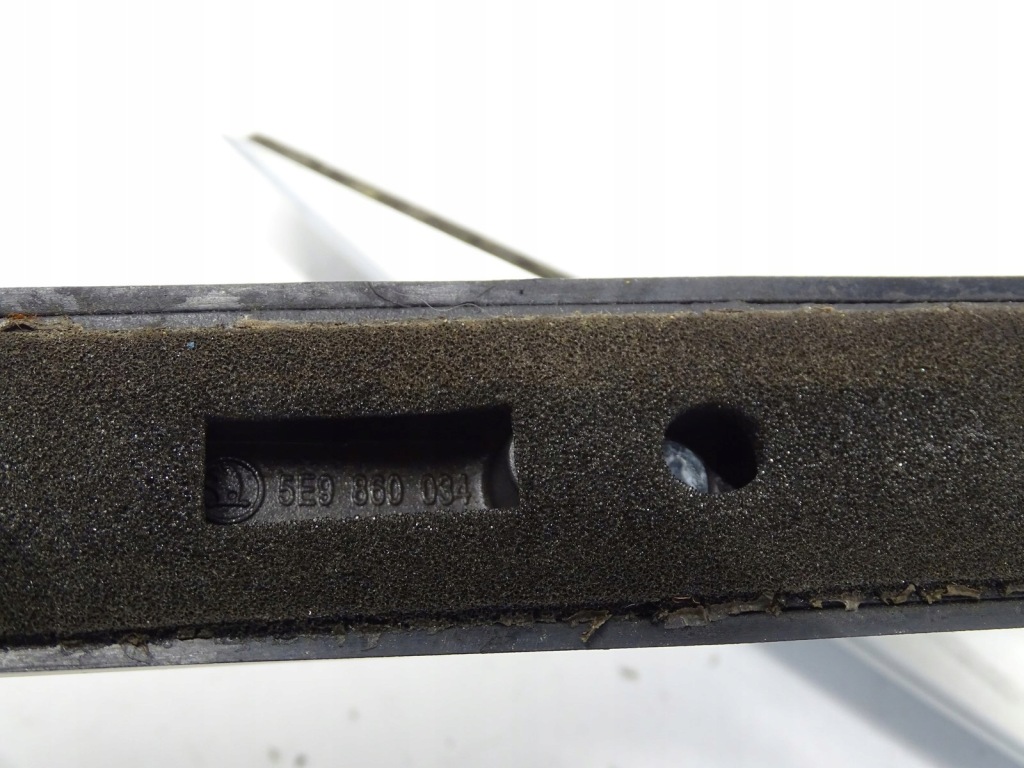 Рейлинги кровельные правый  левое  skoda octavia 3 универсал хром 5e9860033 Киев