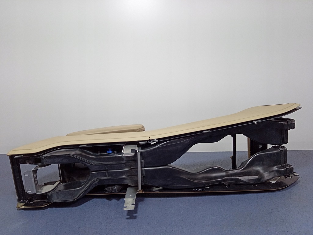 фото №5, Audi a8 d3 lift туннель средний бежевый 4e0863241d