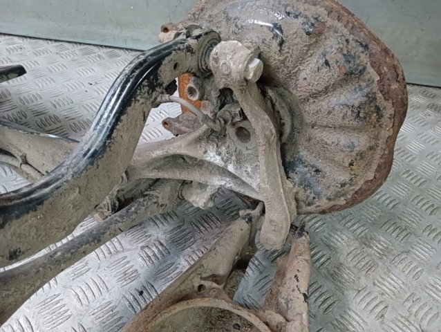 фото №5, Skoda superb iii 3v поворотний кулак правий задня