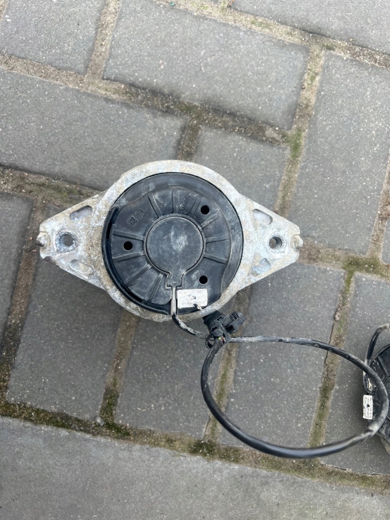 фото №4, Подушка двигуна права mercedes ml w166