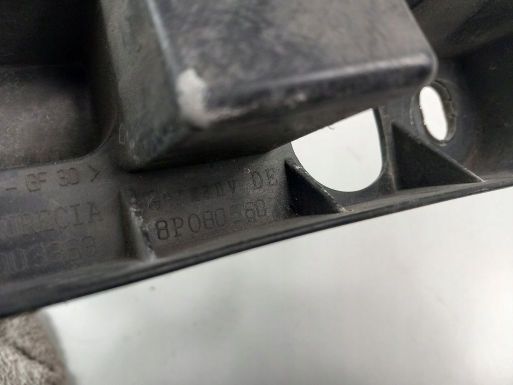 Audi a3 8p liftślizg фары перед левое  8p0805607 Киев