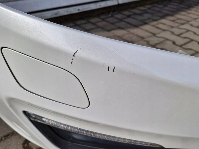 Volvo s60 ii 2 рестайлінг  бампер перед передній led світлодіоди решітка радіатора Оригінал