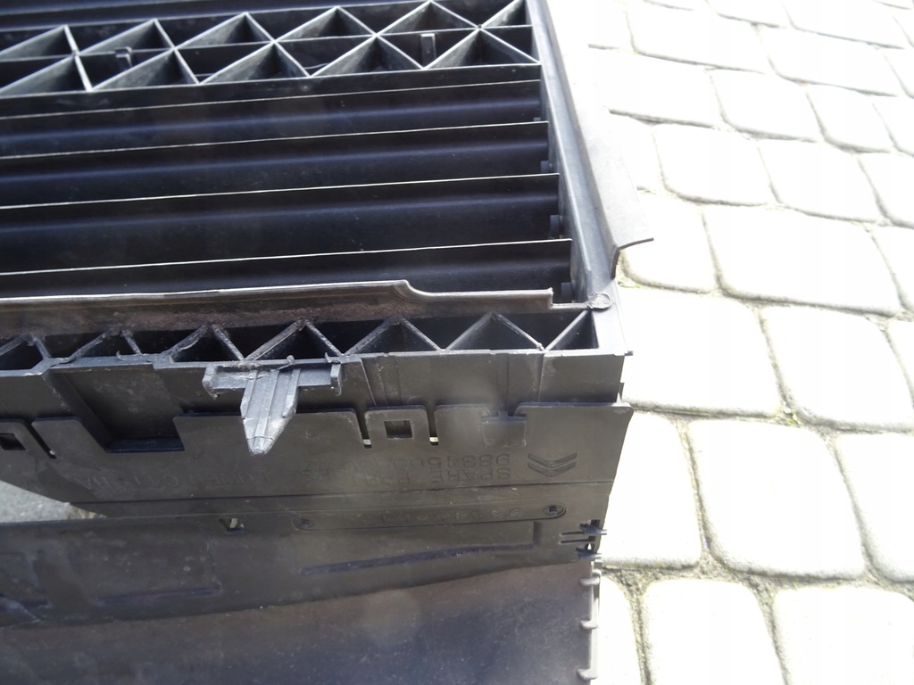 фото №8, Citroen c4 iii жалюзі шторка захист повітря впуск