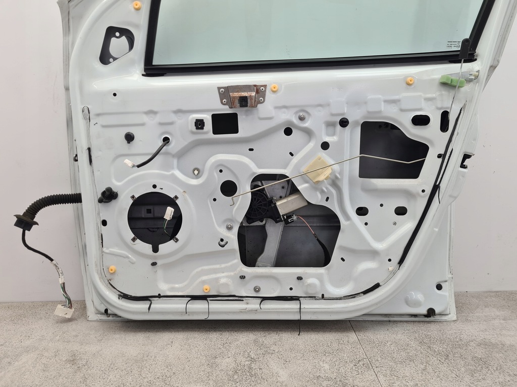 фото №16, Dacia duster i дверь правый перед dv369