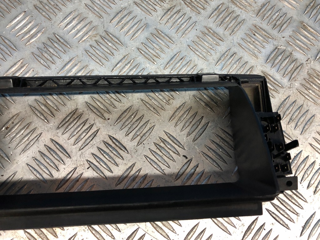 фото №8, Vw golf ii mk2 рамка прилади радіо спідометра консолі 191857243a