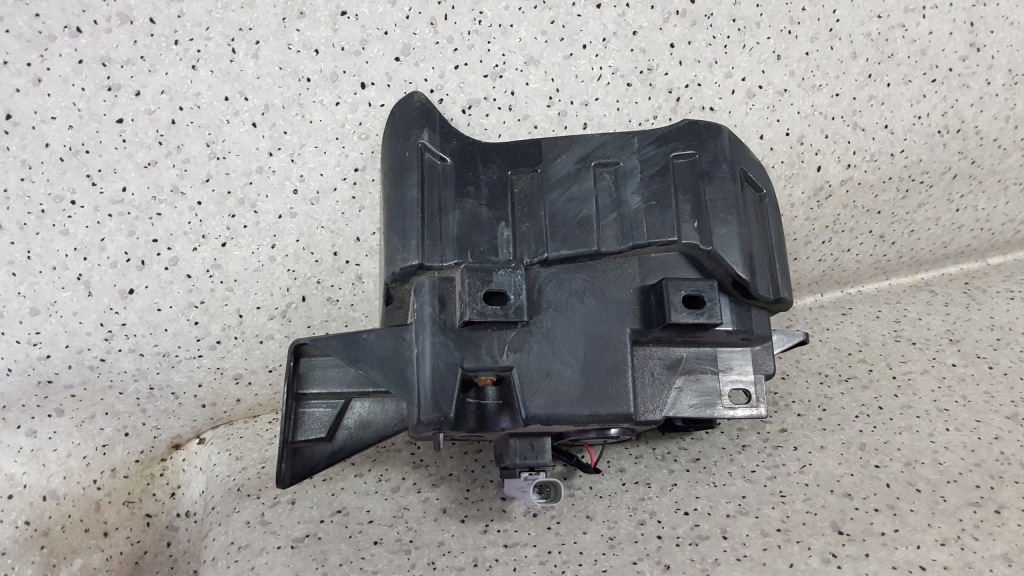 Toyota prius + plus рестайлинг  2015 - правый led drl противотуманная фара 2409 Доставка