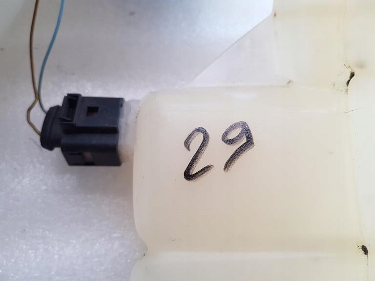 фото №8, Audi a6 c6 бачок расширительный 4f0121403n