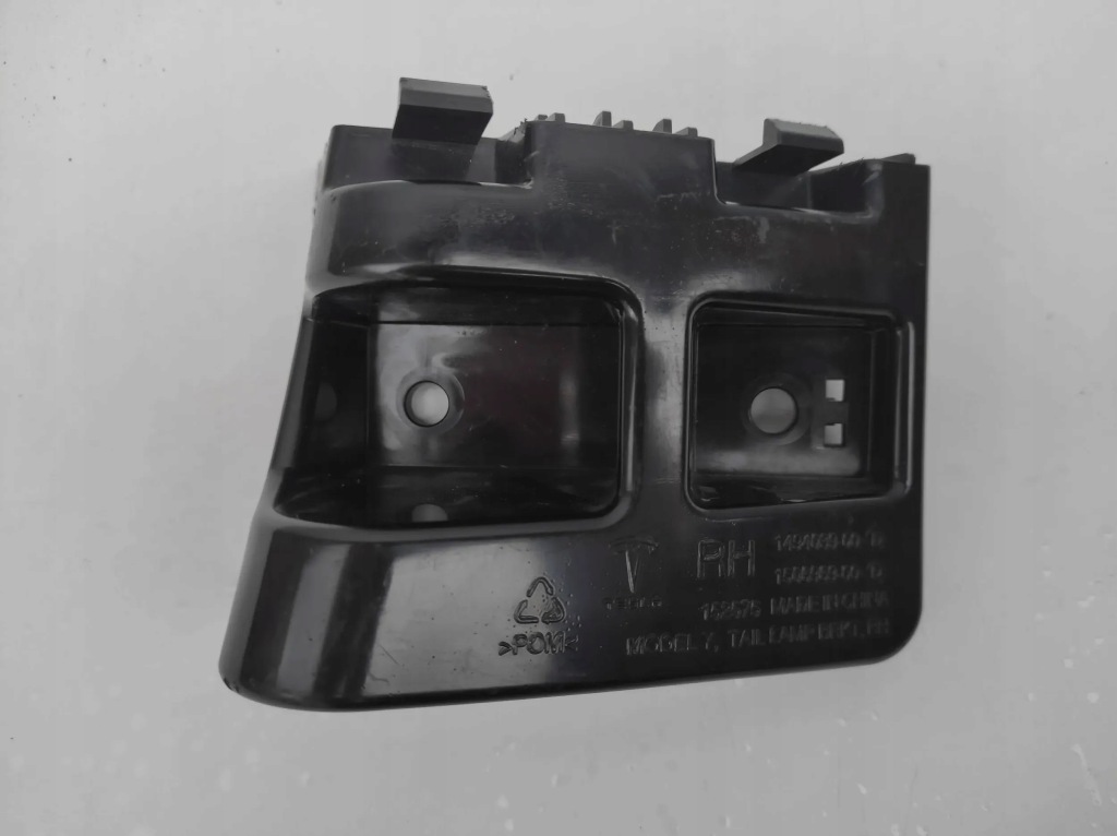 фото №1, Напрямна задній задня правий бампера tesla model y