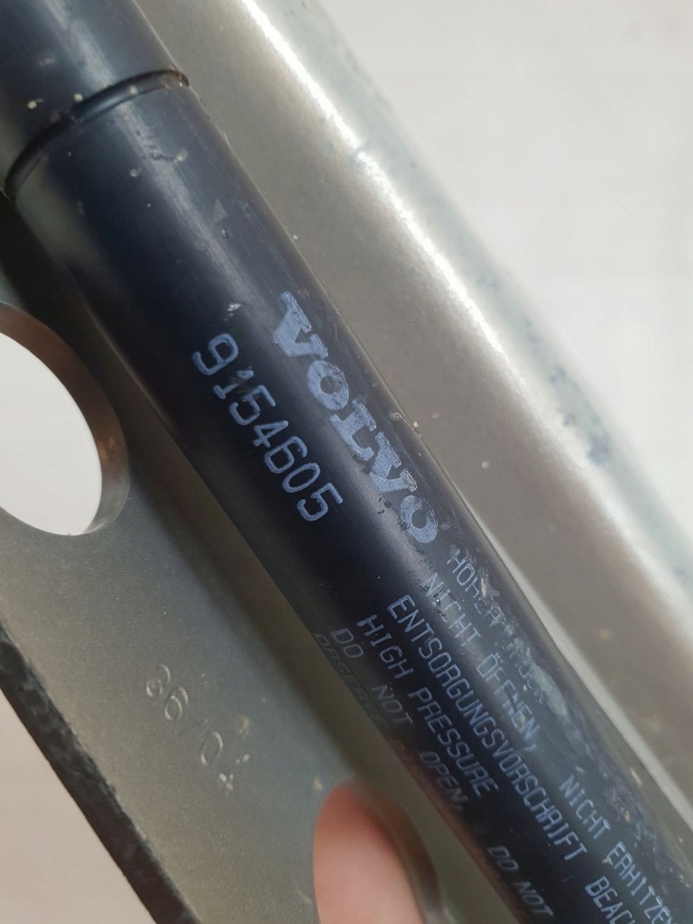 фото №13, Volvo s60 i 00-10 петля петли капот перед