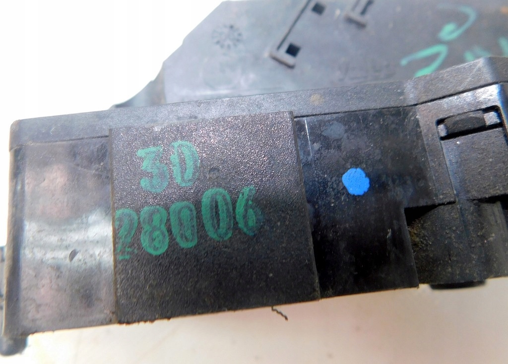 Peugeot 207 1.4b 2006r замок дверь правый задний  24099816 в Украине