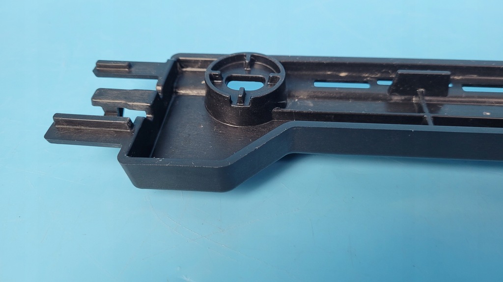 фото №13, Mercedes eqe w295 350+ 23r кронштейн накладки порога правый задняя a2956905201