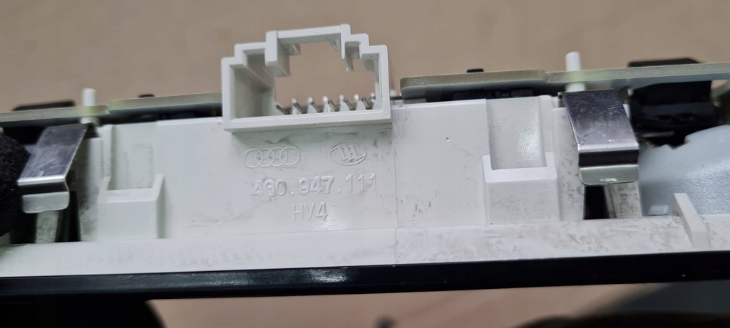 фото №11, A6 c7 4g lift лампа салона потолочный czarna sline led задняя 4g0947111 a7