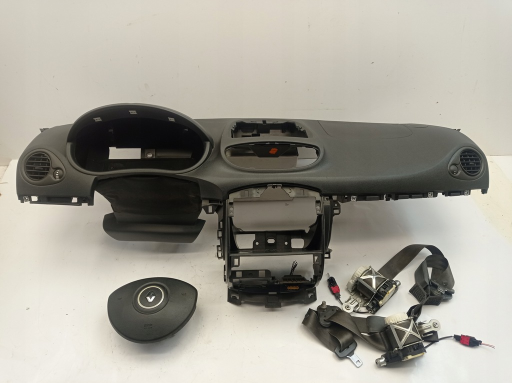 фото №4, Renault clio iii приборная панель консоль подушки безопасности ремни