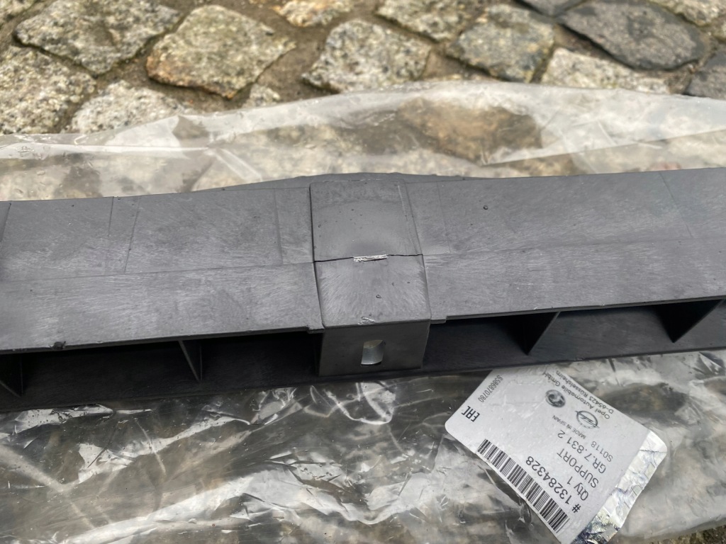 Opel meriva b усилитель pas бампера кронштейн направляющая 13284328 оригинал Недорого