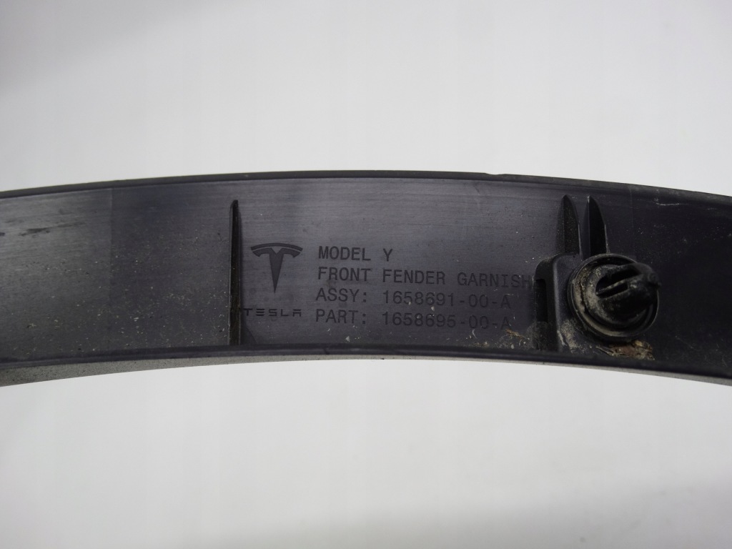 фото №13, Tesla y 20- молдинг крила ліва передня 1658695-00-a оригінальна
