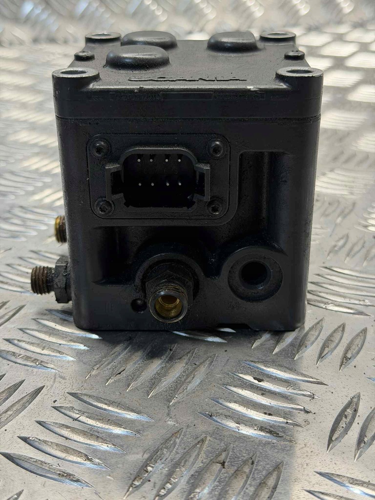 фото №1, Клапан колодка egr scania ntg