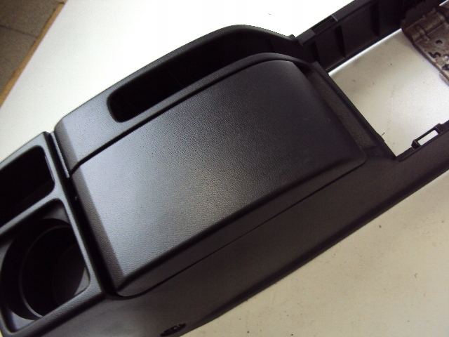 фото №4, Подлокотник mazda 5 2.0 d 05-