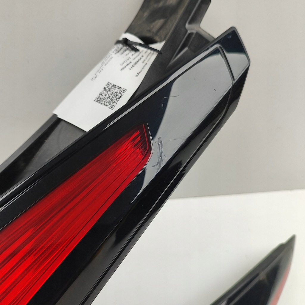 фото №8, Nissan leaf ii ze1 2018 правая сторона лампа задняя