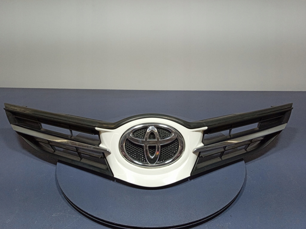 фото №1, Toyota auris ii e18 решітка радіатора решітка радіатора емблема 53114-02260 040
